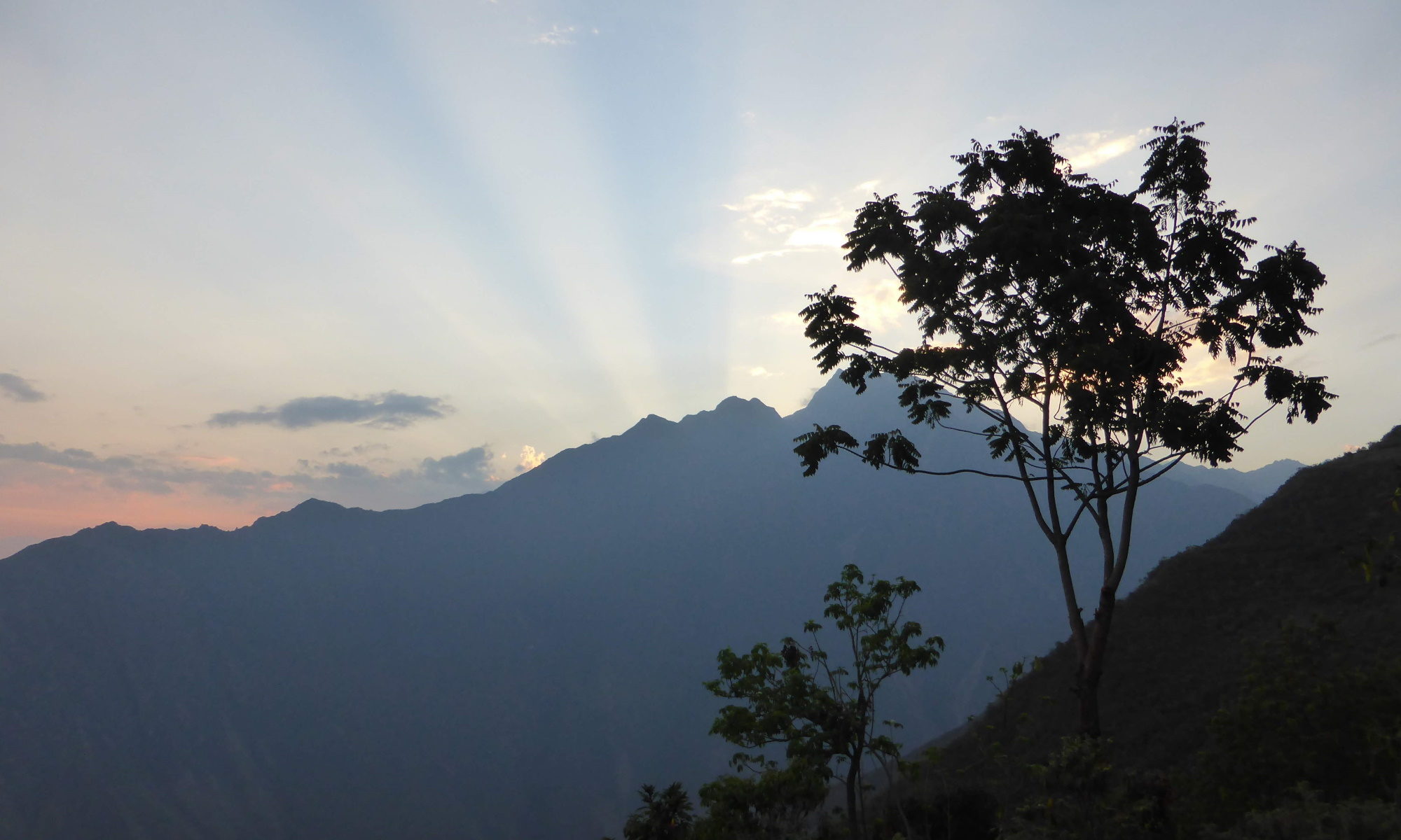Abendstimmung auf dem Choquequirao-Trek in Peru